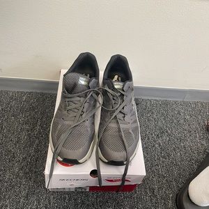 Sketchers gray black athletic shoes size 10.5 Mens